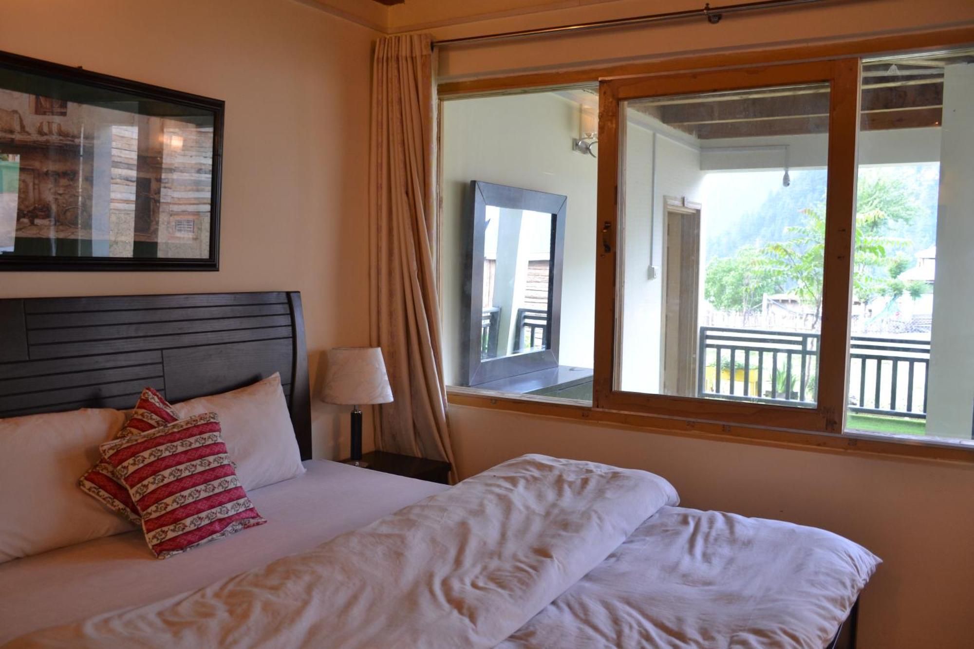 West End Lodges Neelum Exterior foto