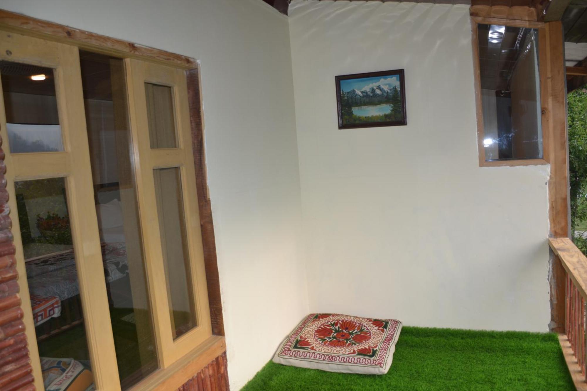 West End Lodges Neelum Exterior foto