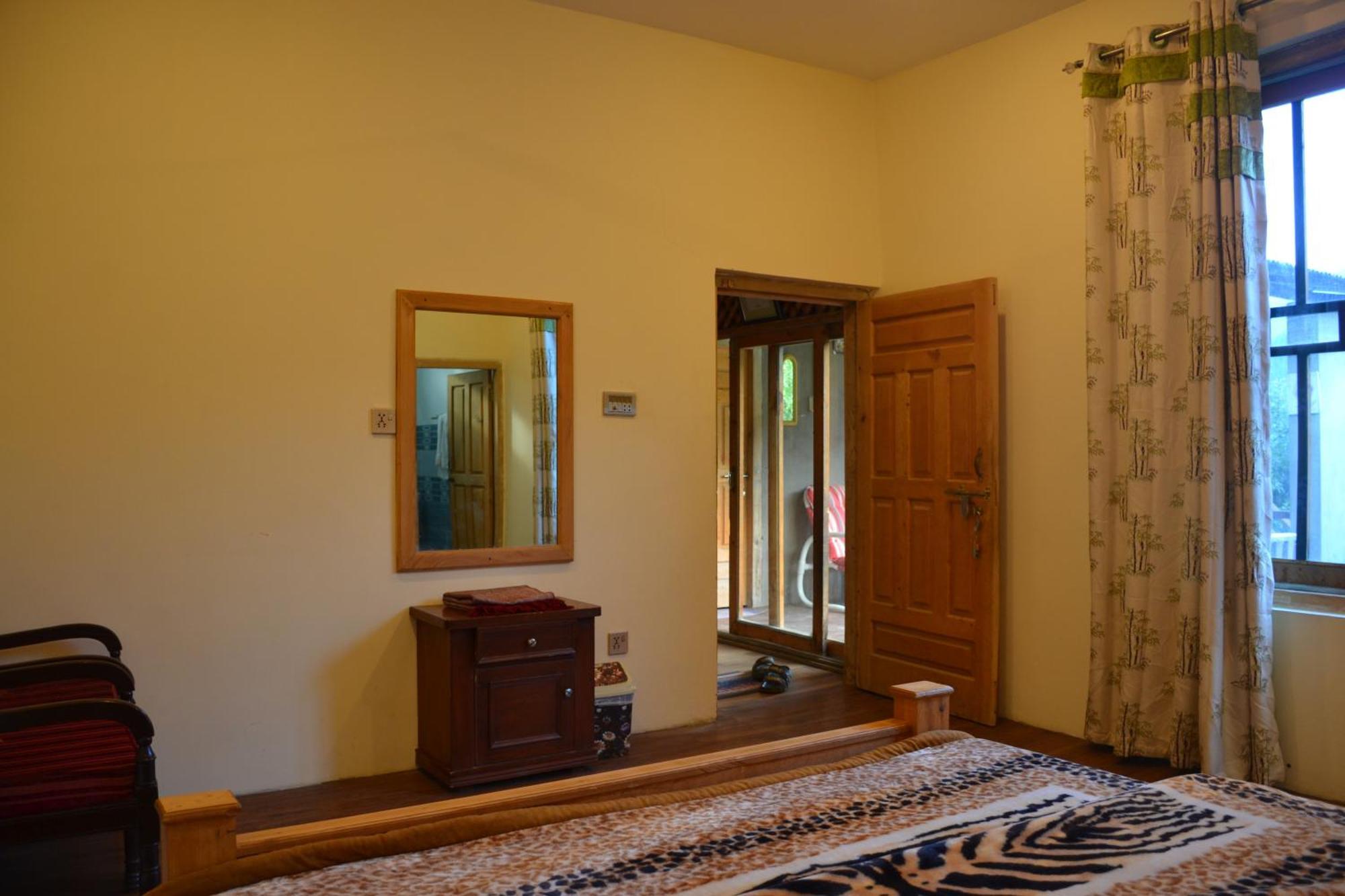 West End Lodges Neelum Exterior foto