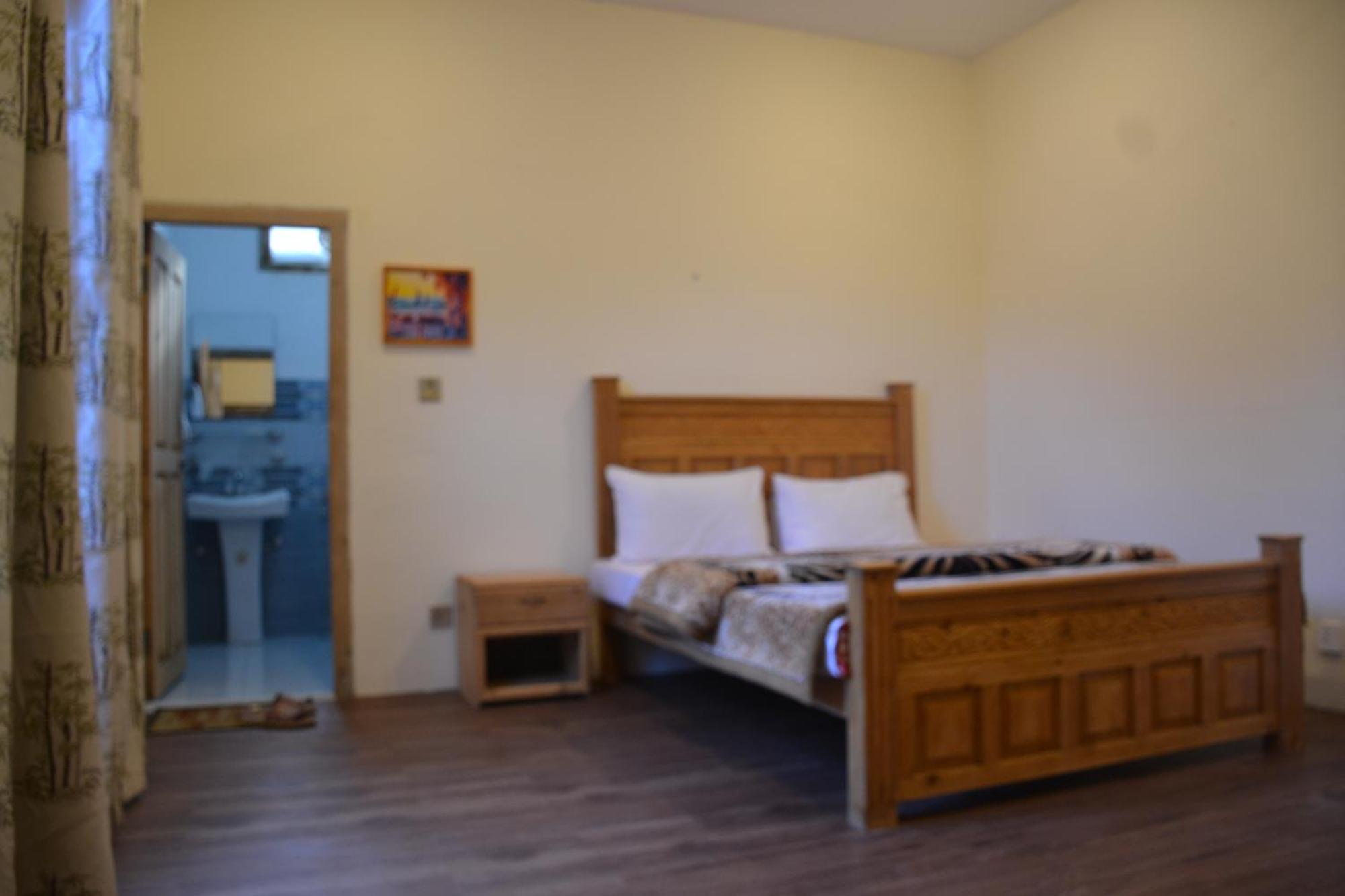 West End Lodges Neelum Exterior foto