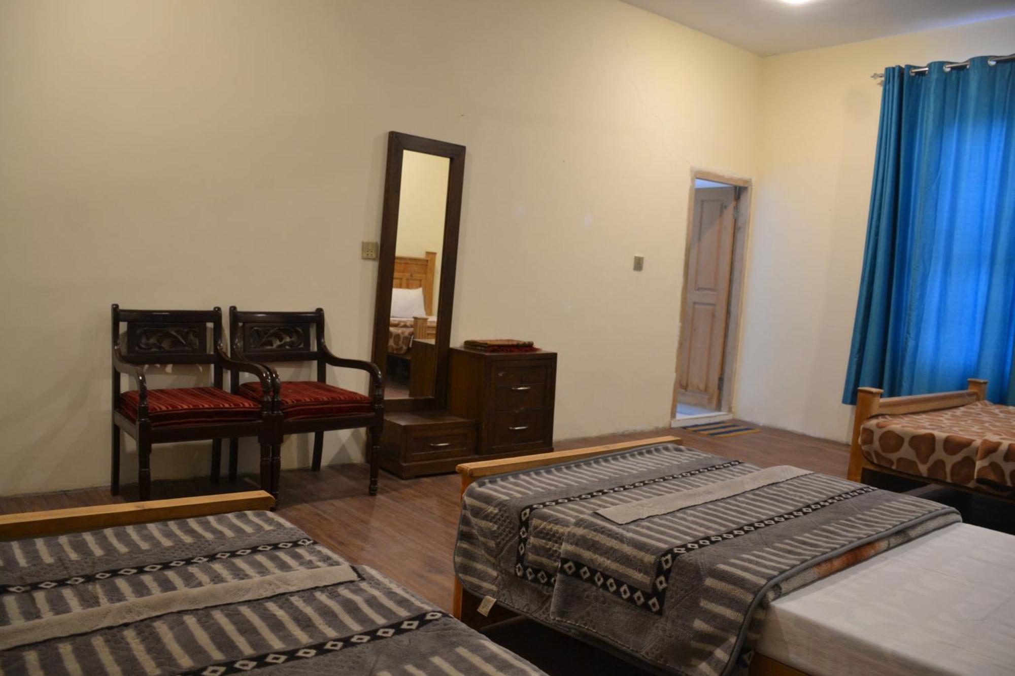 West End Lodges Neelum Exterior foto
